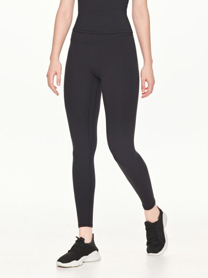 Close-up front view of the BEYOURA Estelle Bare Touch luxeFIT Leggings in black